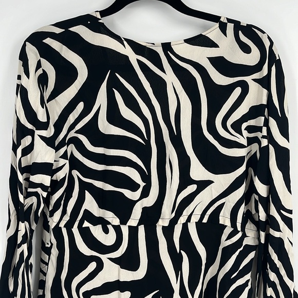 The Masai Clothing Company Vintage Zebra Black and Cream Blouse - Picture 8 of 9